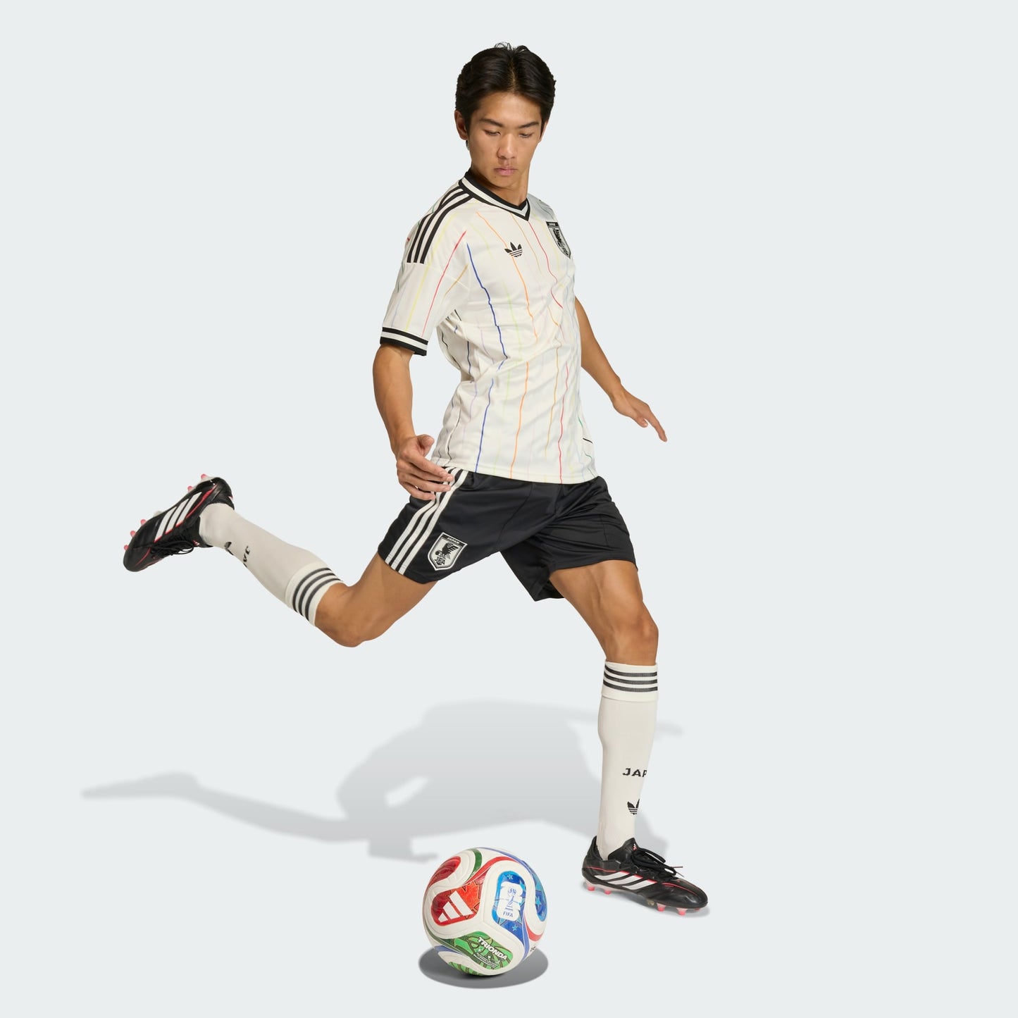 Adidas Originals JFA Japan Away Jersey 2026-2028 uitshirt met Trefoil-logo en Japanse bondbadge, verkrijgbaar bij voetbalshop Kickoff Antwerpen.