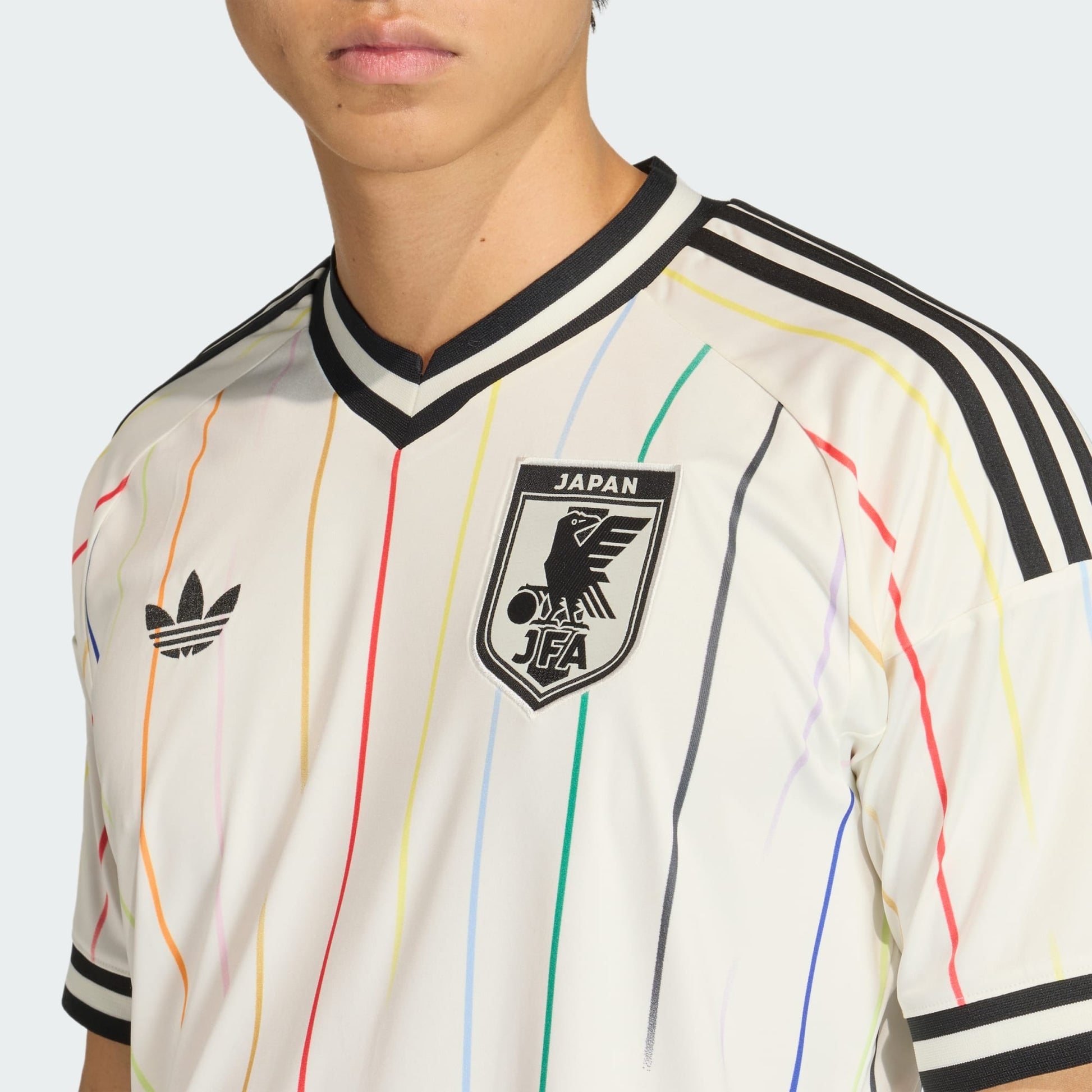Adidas Originals JFA Japan Away Jersey 2026-2028 uitshirt met Trefoil-logo en Japanse bondbadge, verkrijgbaar bij voetbalshop Kickoff Antwerpen.