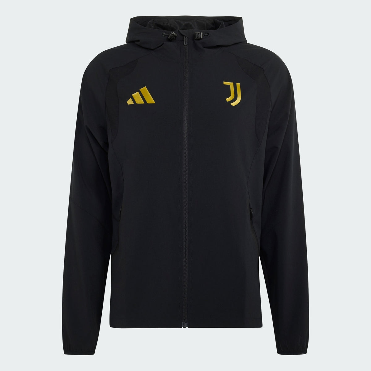 Adidas Juventus Tiro travel reistrainingspak met clubdetails op model Kickoff Antwerpen