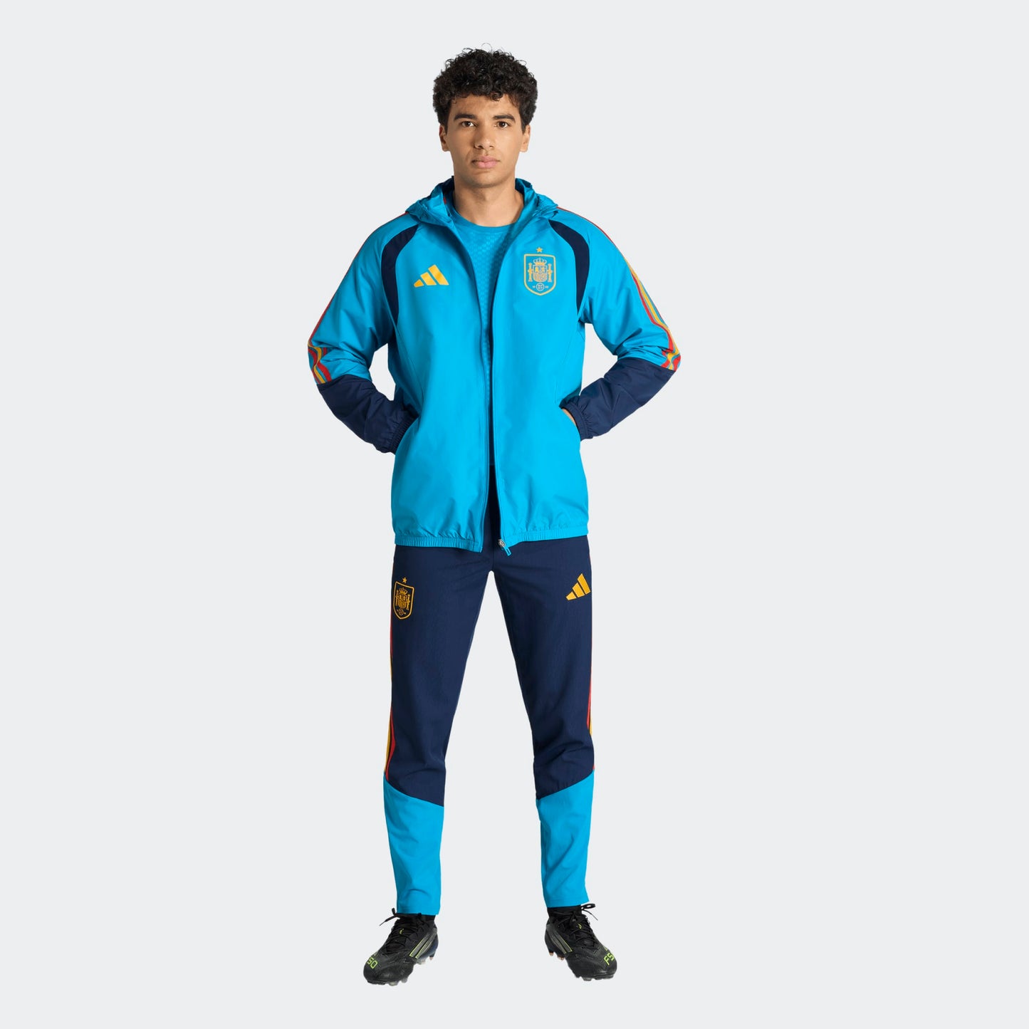 Adidas Spanje RFEF All-Weather Regenjas – WK 2026 Collectie – Kickoff Antwerpen