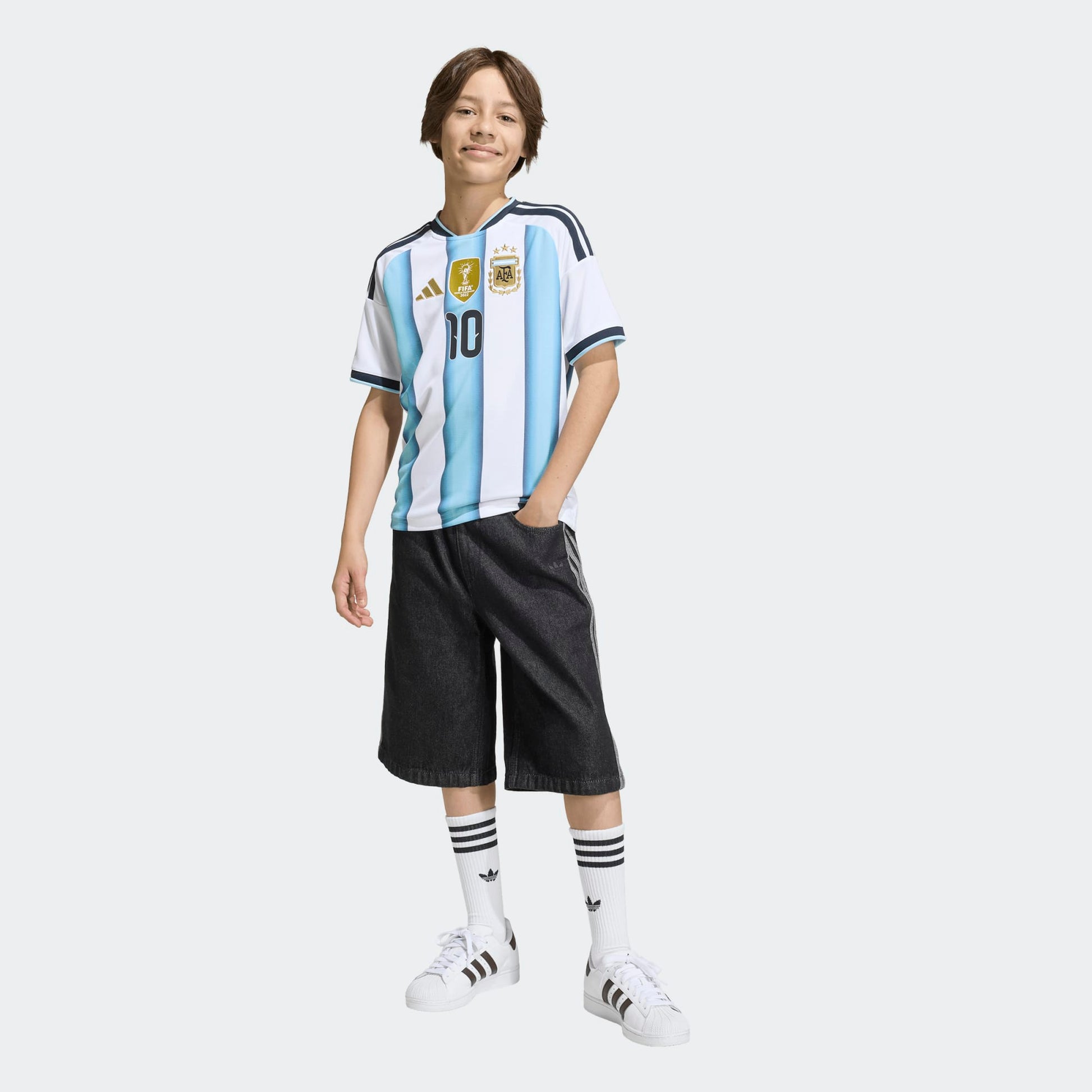 Adidas Argentinië thuisshirt 2026 kids met Messi rugnummer 10 bedrukking, gedragen tijdens WK 2026. kickoff antwerpen voetbalshop