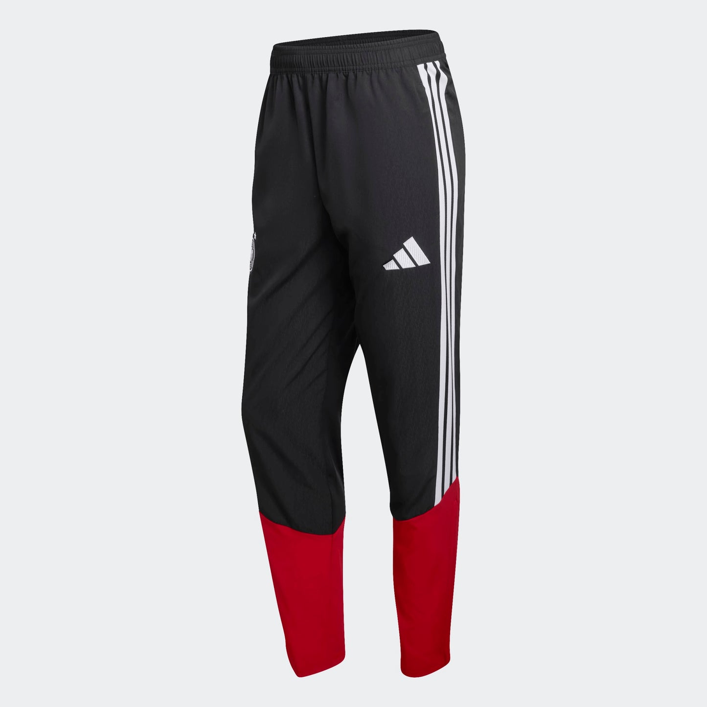 Adidas DFB Duitsland Presentation Pants zwart heren, gedragen door het elftal voor het WK 2026. Officieel product Kickoff Antwerpen. voetbalshop