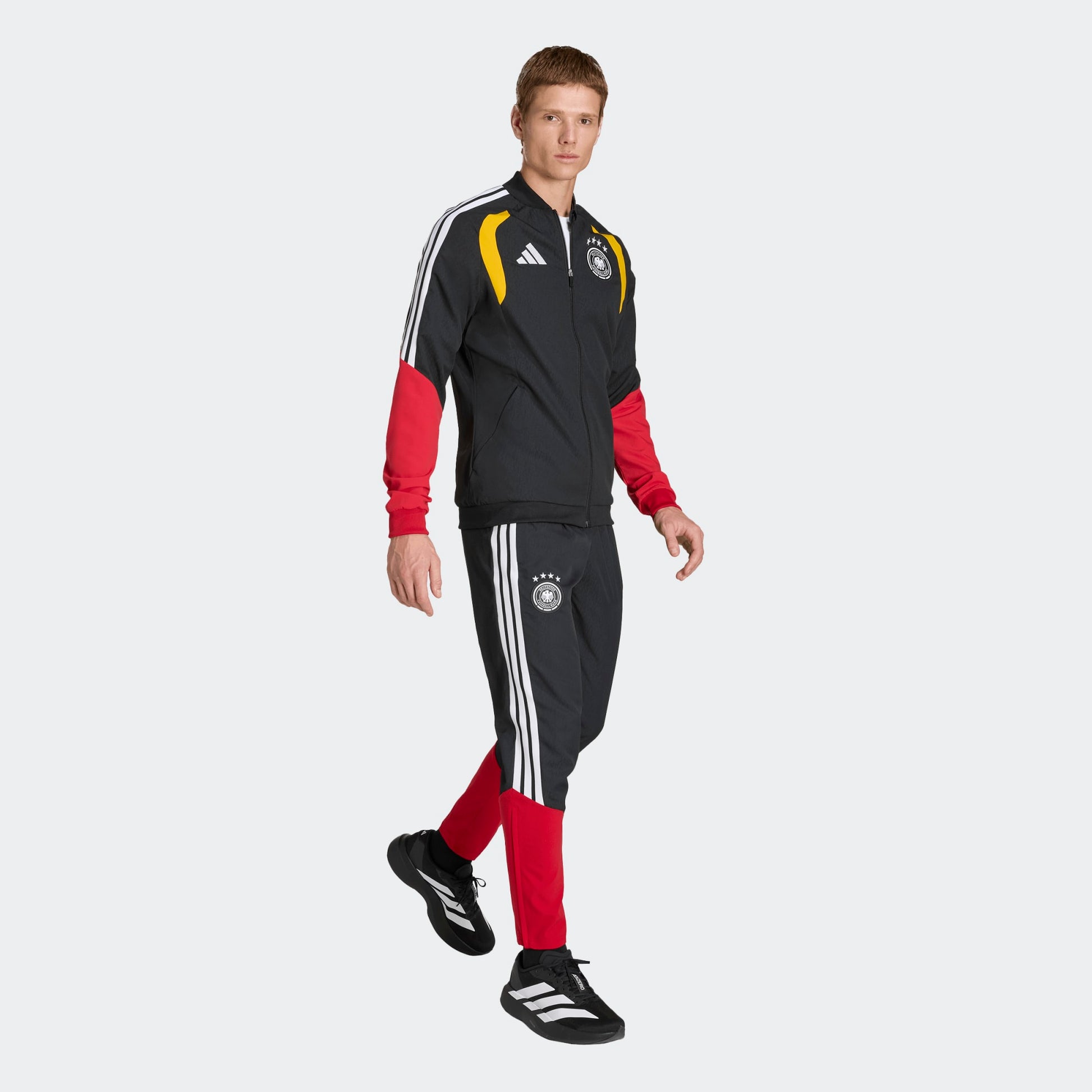 Adidas DFB Duitsland Presentation Pants zwart heren, gedragen door het elftal voor het WK 2026. Officieel product Kickoff Antwerpen. voetbalshop