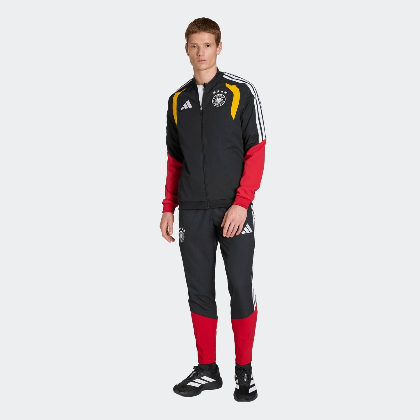 Adidas DFB Duitsland Presentation Pants zwart heren, gedragen door het elftal voor het WK 2026. Officieel product Kickoff Antwerpen. voetbalshop