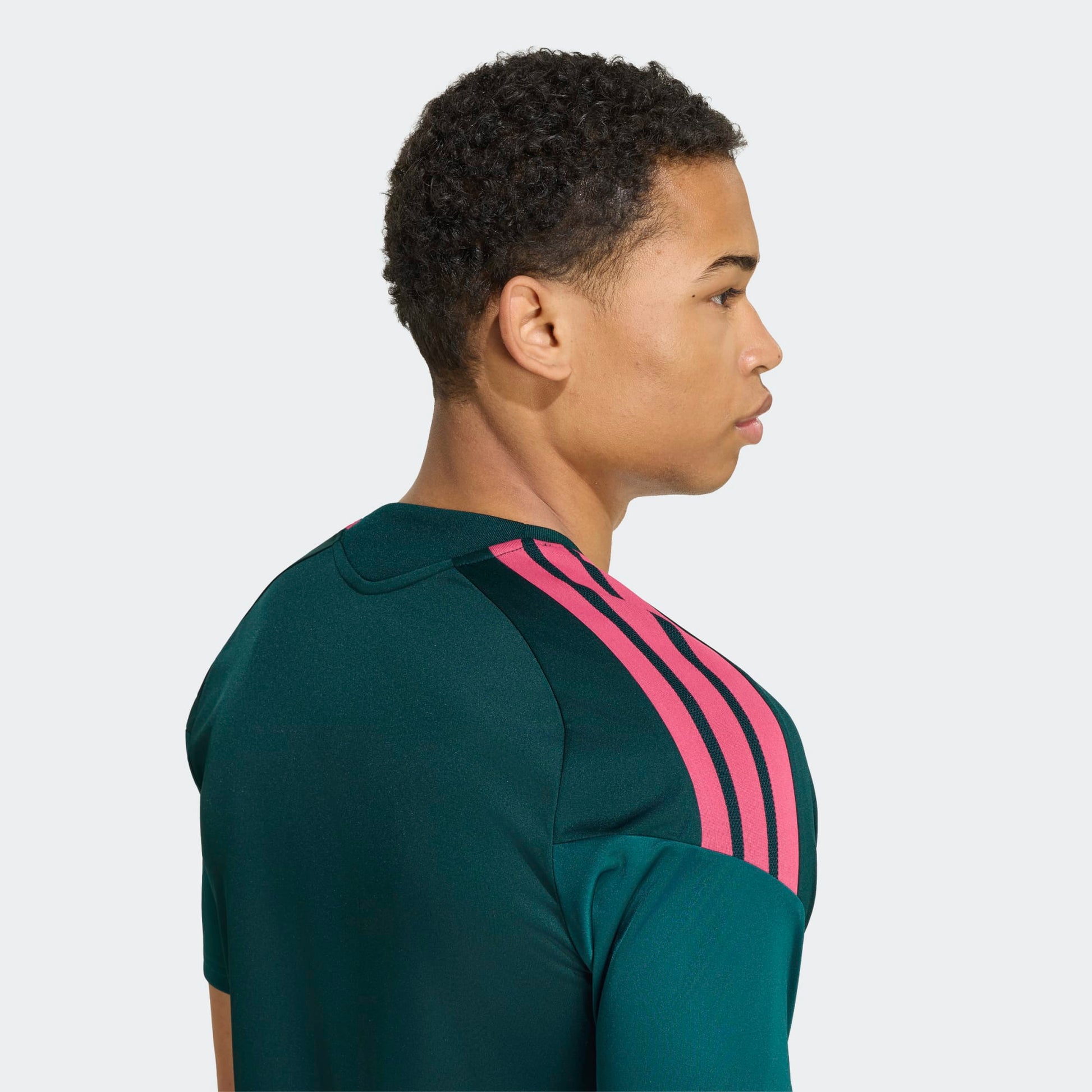 Adidas Real Madrid Training Jersey 2026-2027 officieel trainingsshirt heren donker groen roos  Kickoff Antwerpen de voetbalshop van Antwerpen