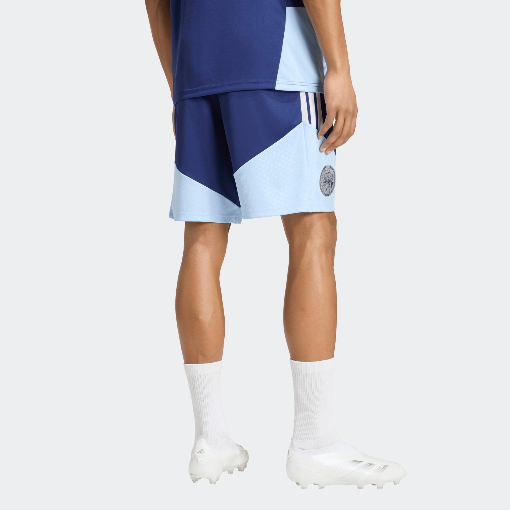 Adidas Ajax Amsterdam Training Short 2026-2027 korte trainingsbroek heren Kickoff Antwerpen de voetbalshop van Antwerpen