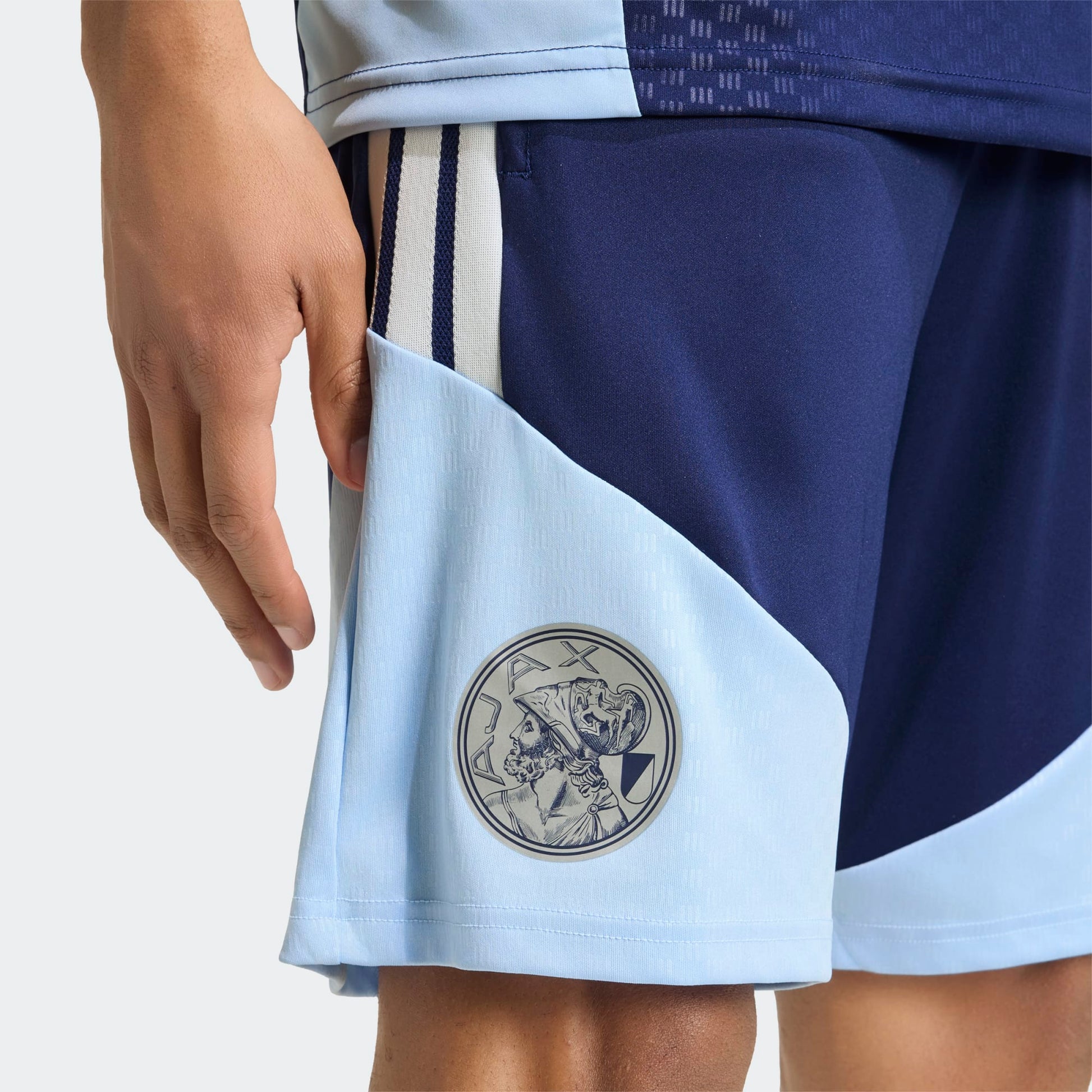 Adidas Ajax Amsterdam Training Short 2026-2027 korte trainingsbroek heren Kickoff Antwerpen de voetbalshop van Antwerpen