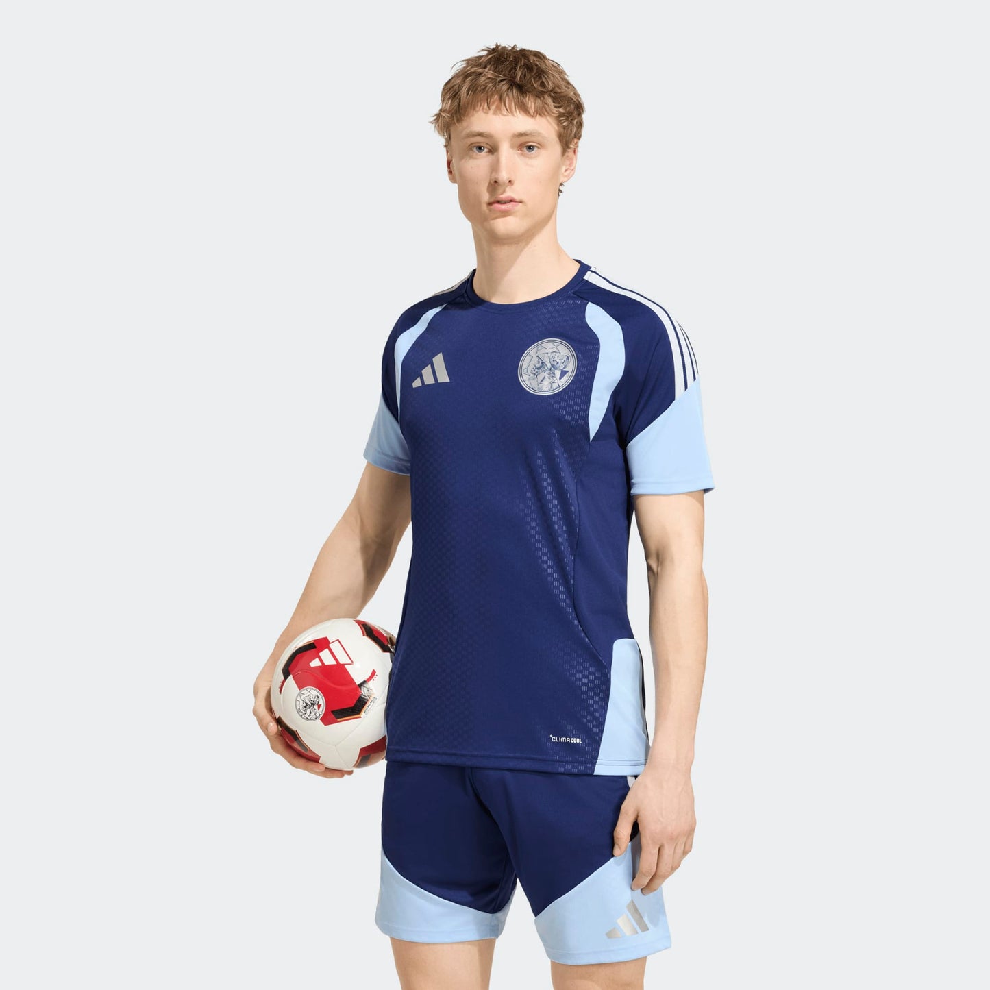Adidas Ajax Amsterdam Training Short 2026-2027 korte training jersey  Kickoff Antwerpen de voetbalshop van Antwerpen