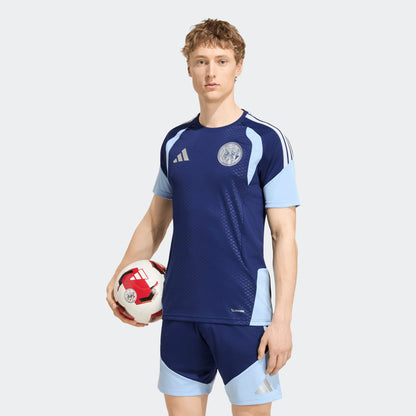 Adidas Ajax Amsterdam Training Short 2026-2027 korte training jersey  Kickoff Antwerpen de voetbalshop van Antwerpen