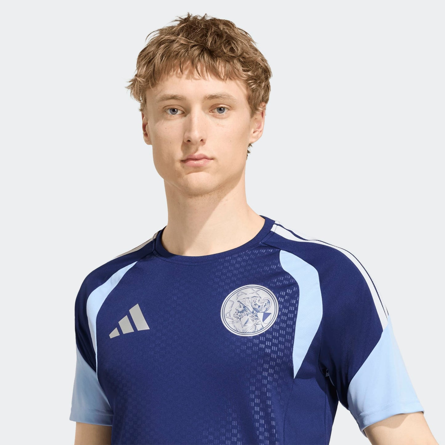 Adidas Ajax Amsterdam Training Short 2026-2027 korte training jersey  Kickoff Antwerpen de voetbalshop van Antwerpen