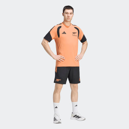 Adidas Arsenal Downtown Short 2026-2027 officieel voetbalshort heren Kickoff Antwerpen de voetbalshop van Antwerpen