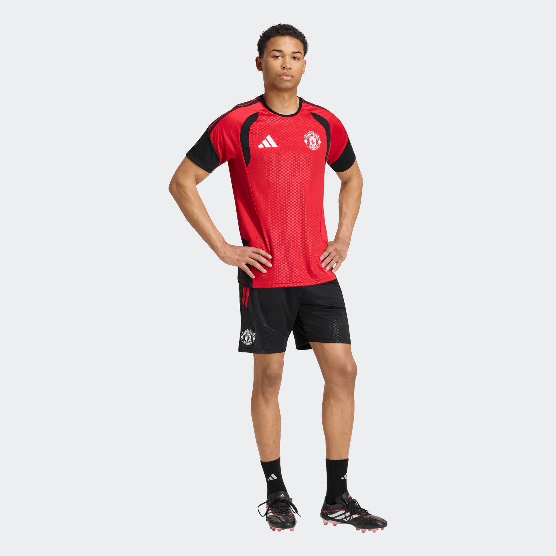 Adidas Manchester United Training Jersey 2026-2027 officieel trainingsshirt heren Kickoff Antwerpen de voetbalshop van Antwerpen