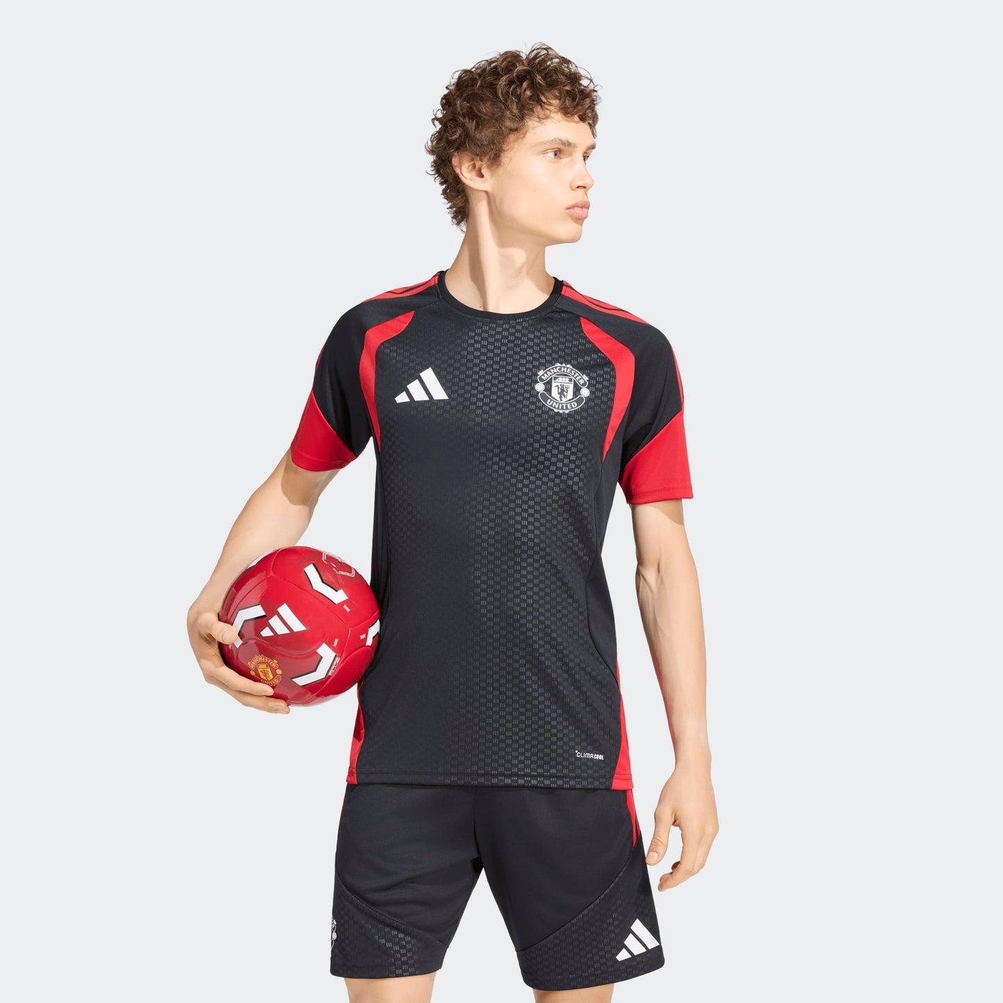 Adidas Manchester United Training Jersey 2026-2027 officieel zwart trainingsshirt heren Kickoff Antwerpen de voetbalshop van Antwerpen