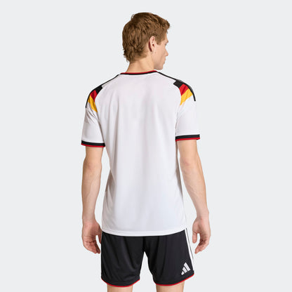 Adidas DFB Duitsland Thuis Jersey WK 2026 Amerika Canada Mexico, wit met zwart-goud details, officiële voetbalshirt, Kickoff Antwerpen.voetbalshop