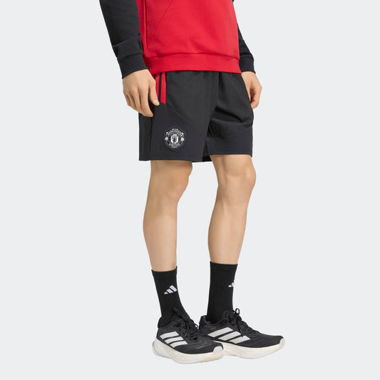 Adidas Manchester United Downtown Short 2026-2027 officieel voetbalshort heren Kickoff Antwerpen de voetbalshop van Antwerpen