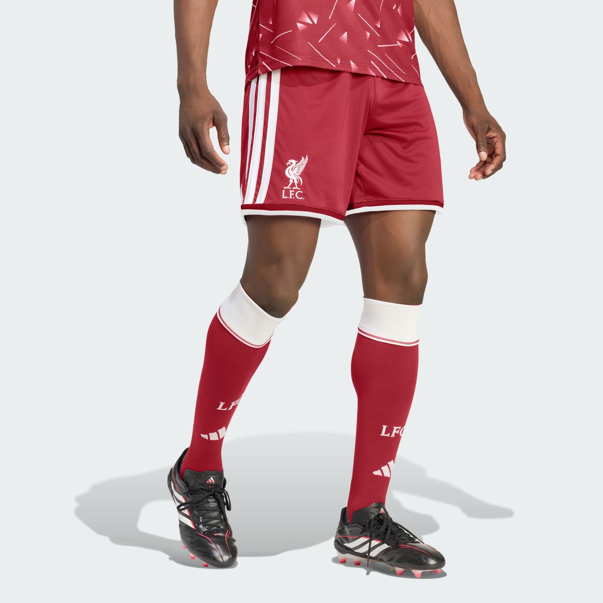 Adidas Liverpool Home Short 2026-2027 rode korte voetbalbroek heren Kickoff Antwerpen de voetbalshop van Antwerpen