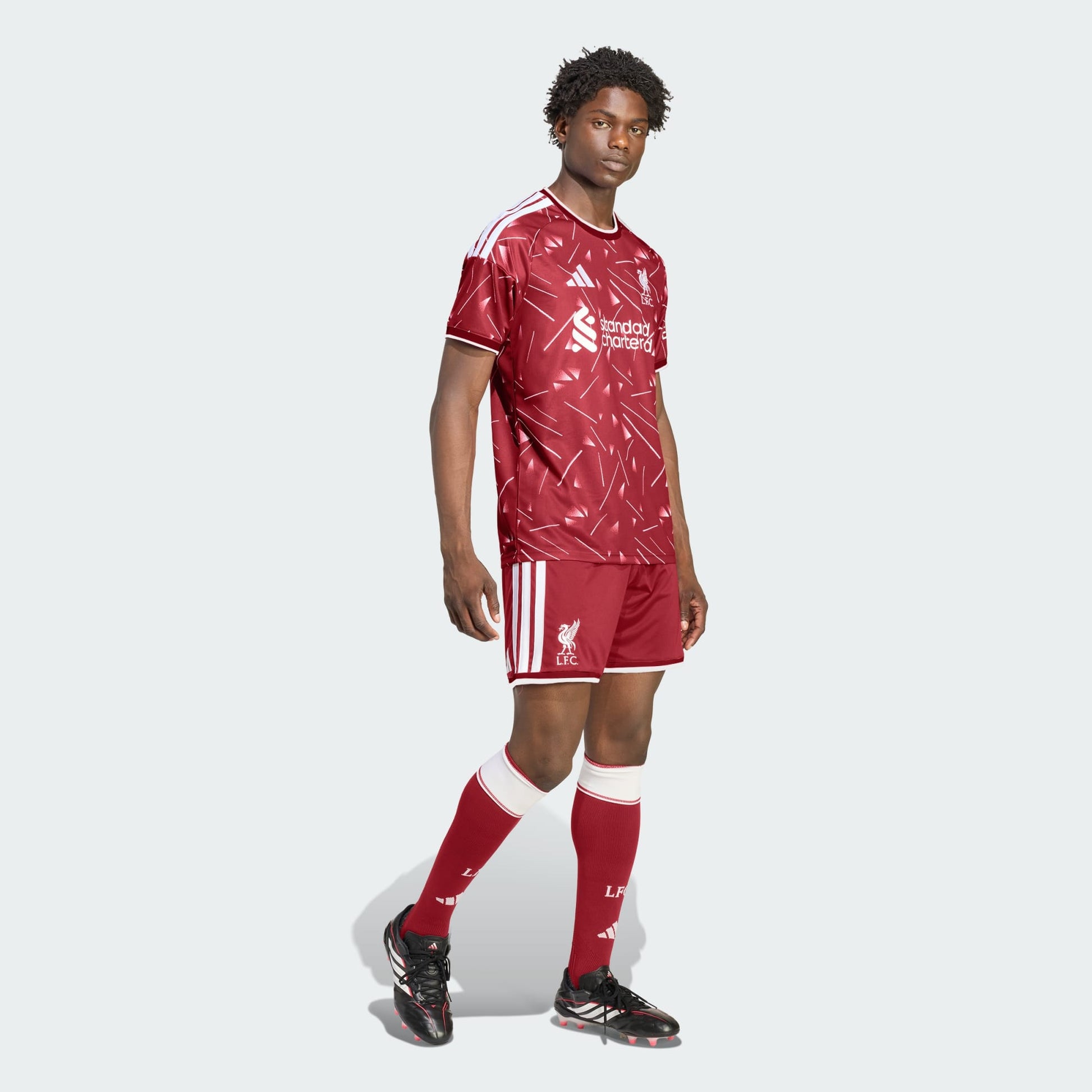 Adidas Liverpool Home Short 2026-2027 rode korte voetbalbroek heren Kickoff Antwerpen de voetbalshop van Antwerpen