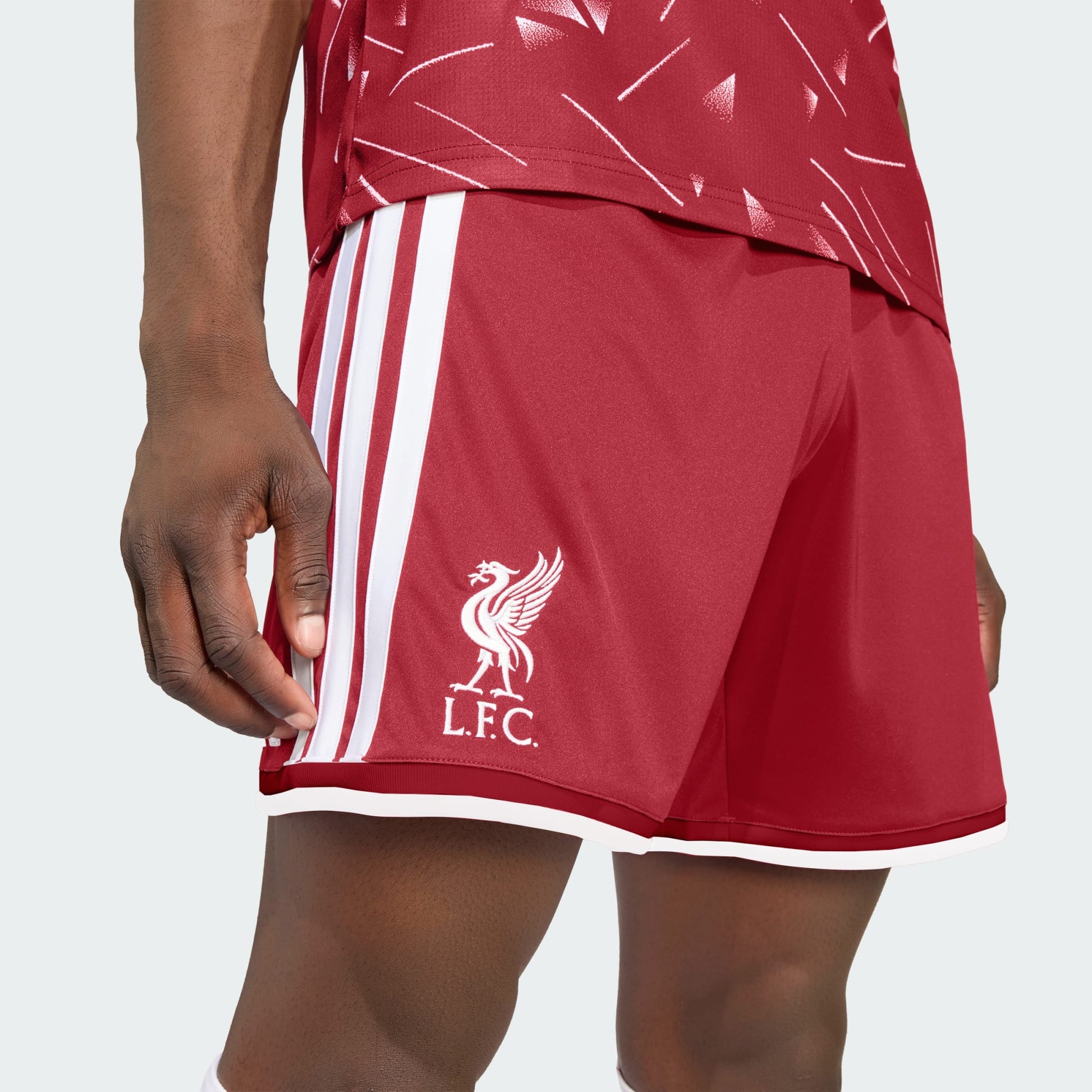 Adidas Liverpool Home Short 2026-2027 rode korte voetbalbroek heren Kickoff Antwerpen de voetbalshop van Antwerpen