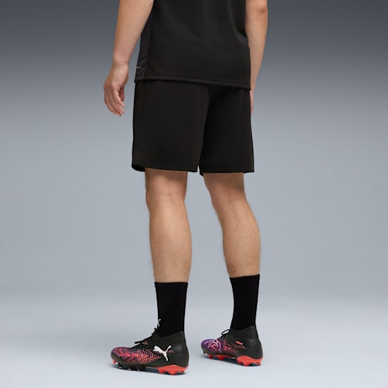 Puma Manchester City training short 2025 2026 met DryCELL logo, exclusief verkrijgbaar bij Kickoff Antwerpen voetbalshop