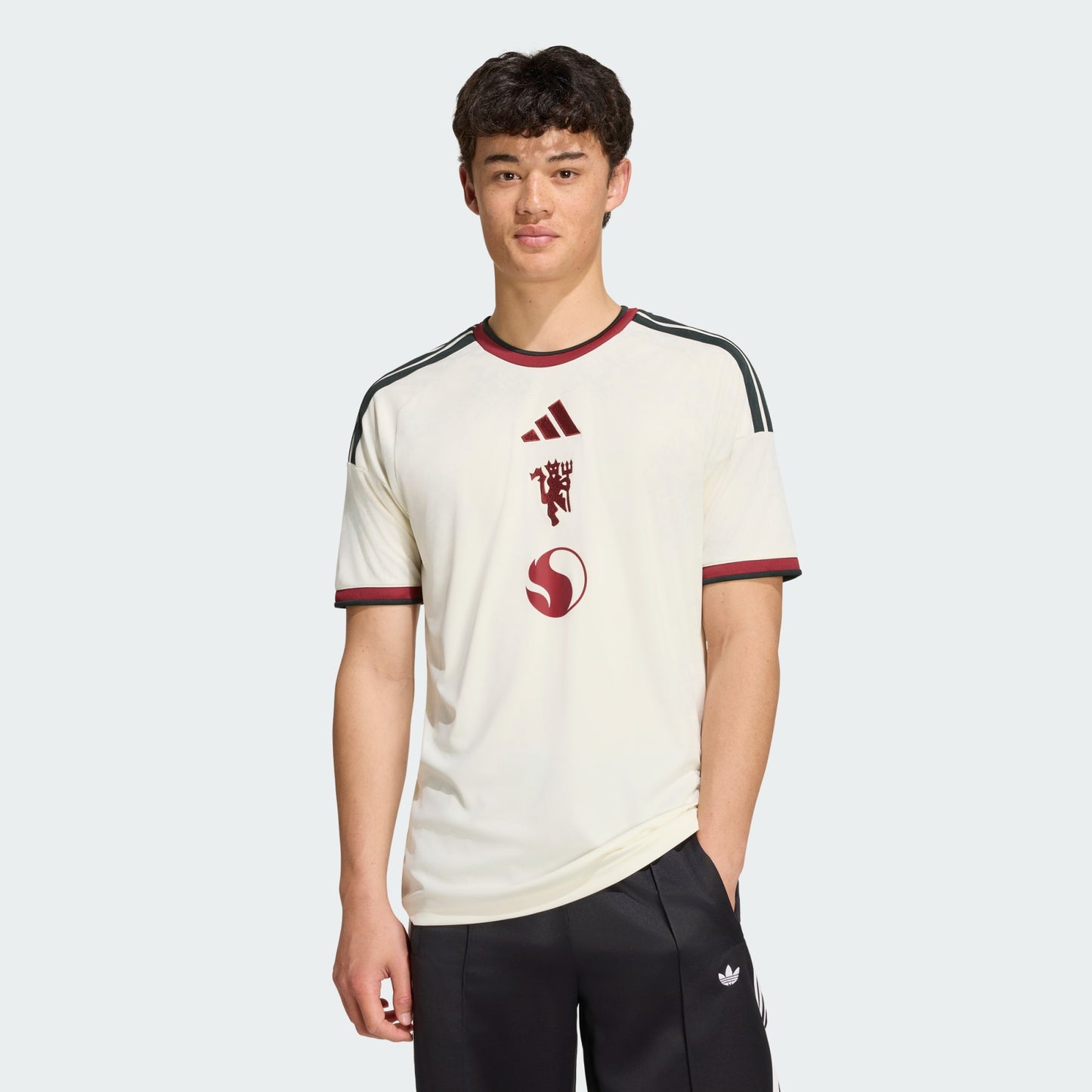 adidas Manchester United derde shirt 2026 2027 heren verkrijgbaar bij Kickoff Antwerpen de voetbalshop van Antwerpen