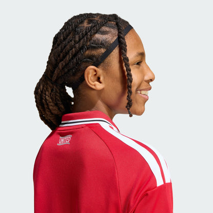 Rood Adidas Manchester United Home Jersey Junior 2026/2027 kindershirt met Climacool-technologie, gratis verzending boven 79 euro via Kickoff Antwerpen de voetbalshop van Antwerpen.
