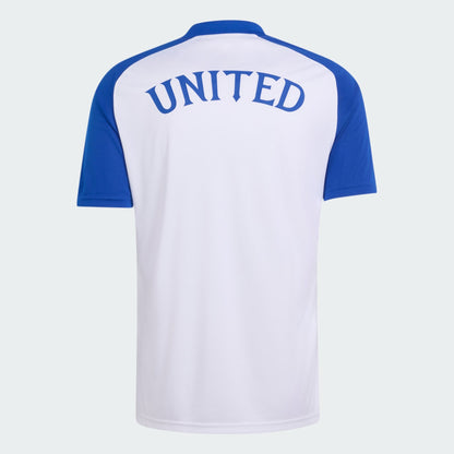 Adidas Manchester United uitvoetbalprematchshirt heren away pre match shirt met clubdetails op model Kickoff Antwerpen