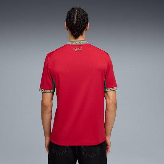 Rood Puma FRMF Marokko Home Jersey voor het WK 2026 met officieel Marokkaans bondsembleem, verkrijgbaar bij voetbalshop Kickoff Antwerpen.