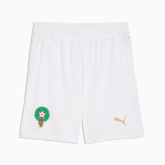 Witte Puma FRMF Marokko Away Short WK 2026 met gouden grafiek en officieel Marokkaans bondsembleem, verkrijgbaar bij voetbalshop Kickoff Antwerpen.