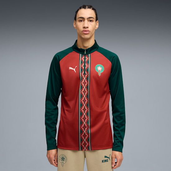 Puma FRMF Marokko Warm-Up 1/4 Zip Top WK 2026 trainingstop met officieel Marokkaans bondsembleem, verkrijgbaar bij Kickoff Antwerpen dé voetbalshop van stad.