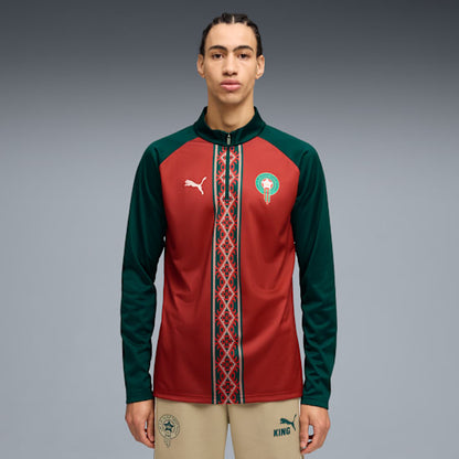 Puma FRMF Marokko Warm-Up 1/4 Zip Top WK 2026 trainingstop met officieel Marokkaans bondsembleem, verkrijgbaar bij Kickoff Antwerpen dé voetbalshop van stad.