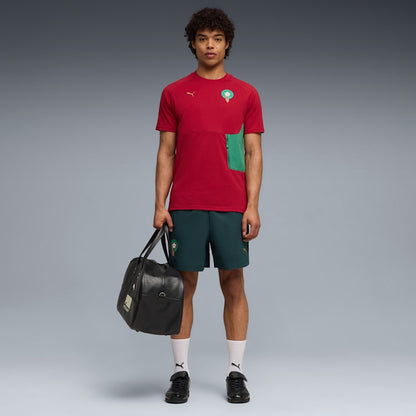 Puma FRMF Marokko PumaTech Relaxed Woven Short met officieel Marokkaans bondsembleem en Puma-logo, verkrijgbaar bij voetbalshop Kickoff Antwerpen.