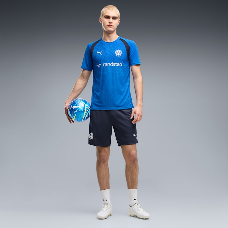 Puma Olympique Marseille voetbaltrainingsshort met zakken 2026 2027 heren met clubdetails op model Kickoff Antwerpen