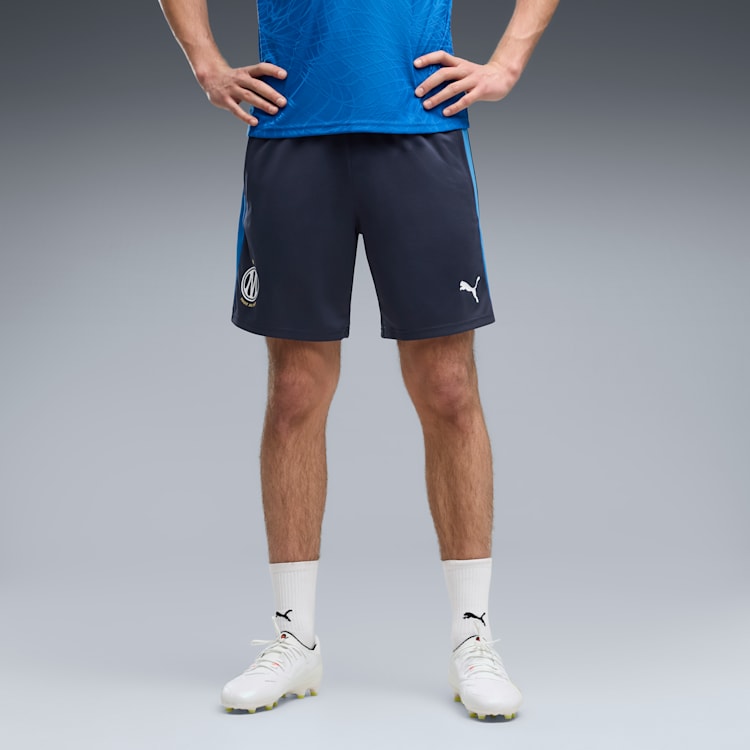 Puma Olympique Marseille voetbaltrainingsshort met zakken 2026 2027 heren met clubdetails op model Kickoff Antwerpen