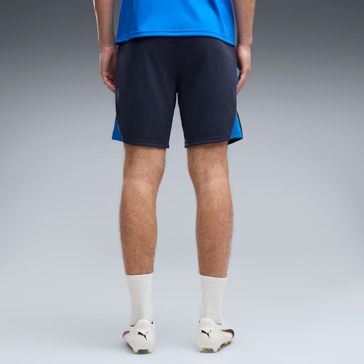 Puma Olympique Marseille voetbaltrainingsshort met zakken 2026 2027 heren met clubdetails op model Kickoff Antwerpen