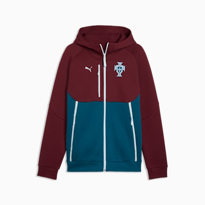 Puma FPF Portugal PumaTech Full Zip Hoodie Trainingspak 2026-2028 in marineblauw met officieel Portugees bondsembleem, verkrijgbaar bij Kickoff Antwerpen dé voetbalshop van stad.