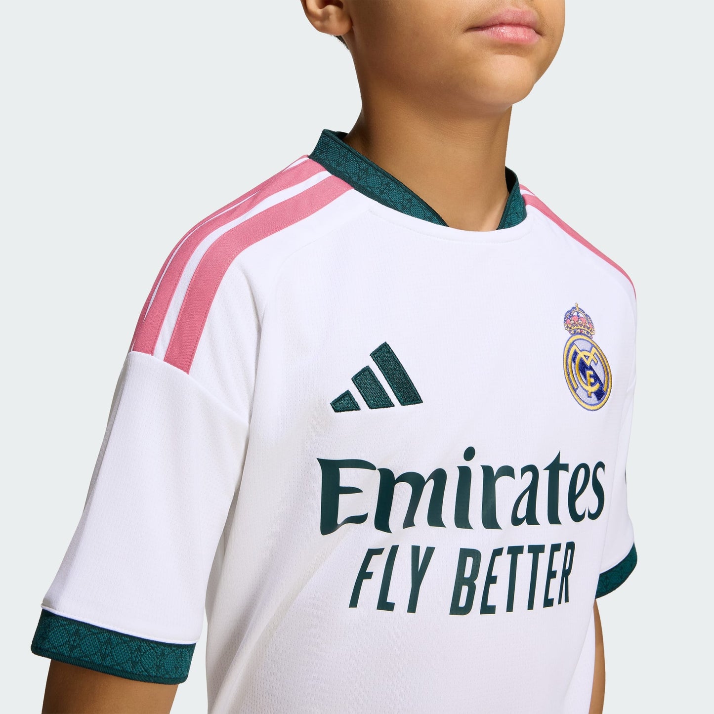Adidas Real Madrid Home Youth Kit 2026-2027 compleet kindertenue wit shirt short kousen Kickoff Antwerpen de voetbalshop van Antwerpen