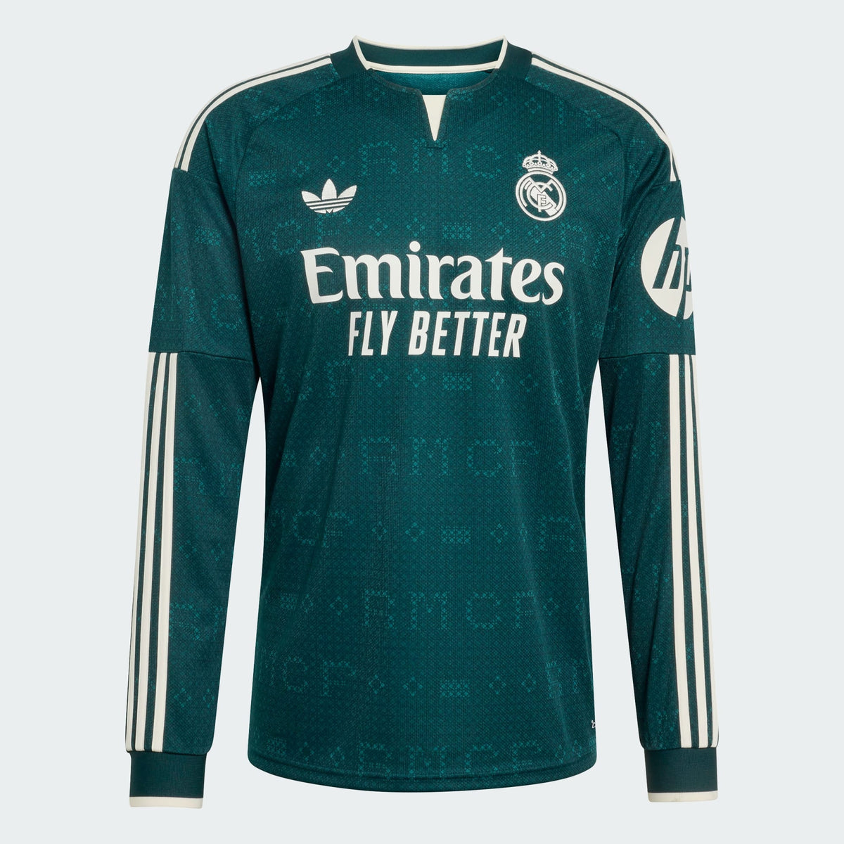 Adidas Real Madrid away voetbalshirt longsleeve 2026 2027 met lange mouwen clublogo en sponsor op model Kickoff Antwerpen
