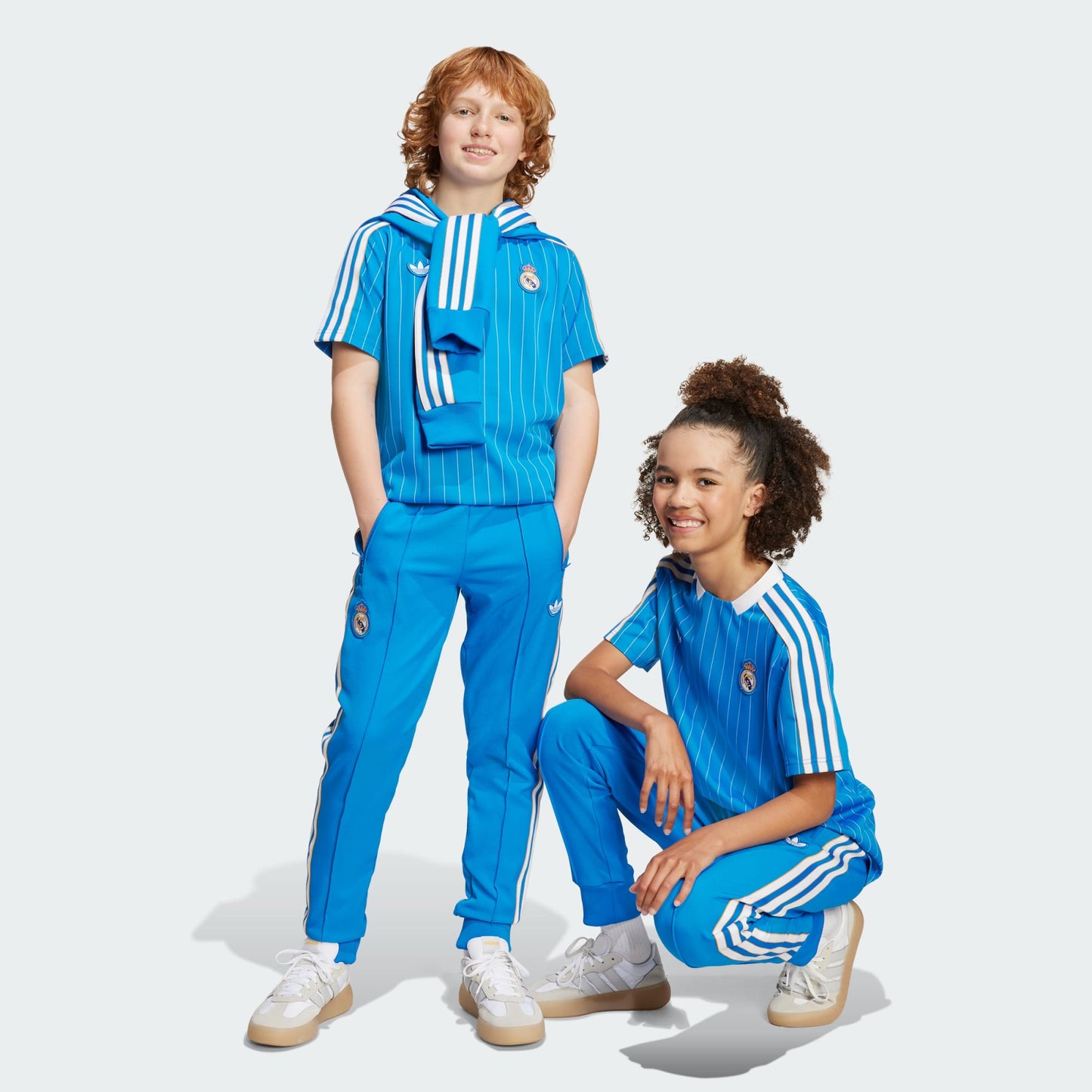 Real Madrid Terrace Icons Trainingsbroek Kids – full-length profiel in blauw