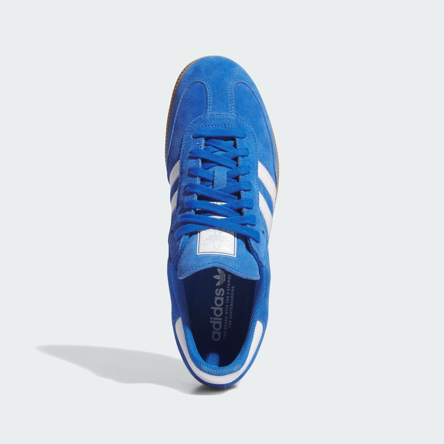 ADIDAS SAMBA ADV schoenen BLAUW wit met gumzool, close-up. Beschikbaar bij Kickoff Antwerpen, de voetbalshop.