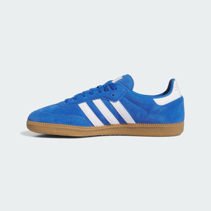 ADIDAS SAMBA ADV schoenen BLAUW wit met gumzool, close-up. Beschikbaar bij Kickoff Antwerpen, de voetbalshop.