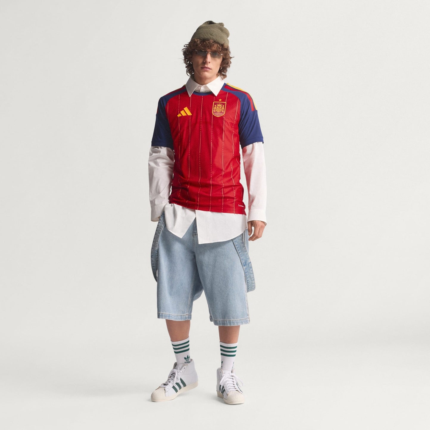 Adidas RFEF Home Jersey 2025/2026 – officieel Spanje thuisshirt met Climacool-technologie, verkrijgbaar bij Kickoff Antwerpen voetbalshop