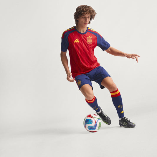 Adidas RFEF Home Jersey 2025/2026 – officieel Spanje thuisshirt met Climacool-technologie, verkrijgbaar bij Kickoff Antwerpen voetbalshop