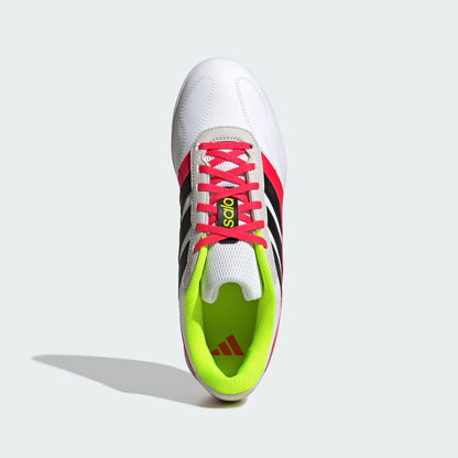ADIDAS SALA zaalvoetbalschoenen ROOD WIT  zwart non-marking zool op indoor veld. Kickoff Antwerpen voetbalshop.