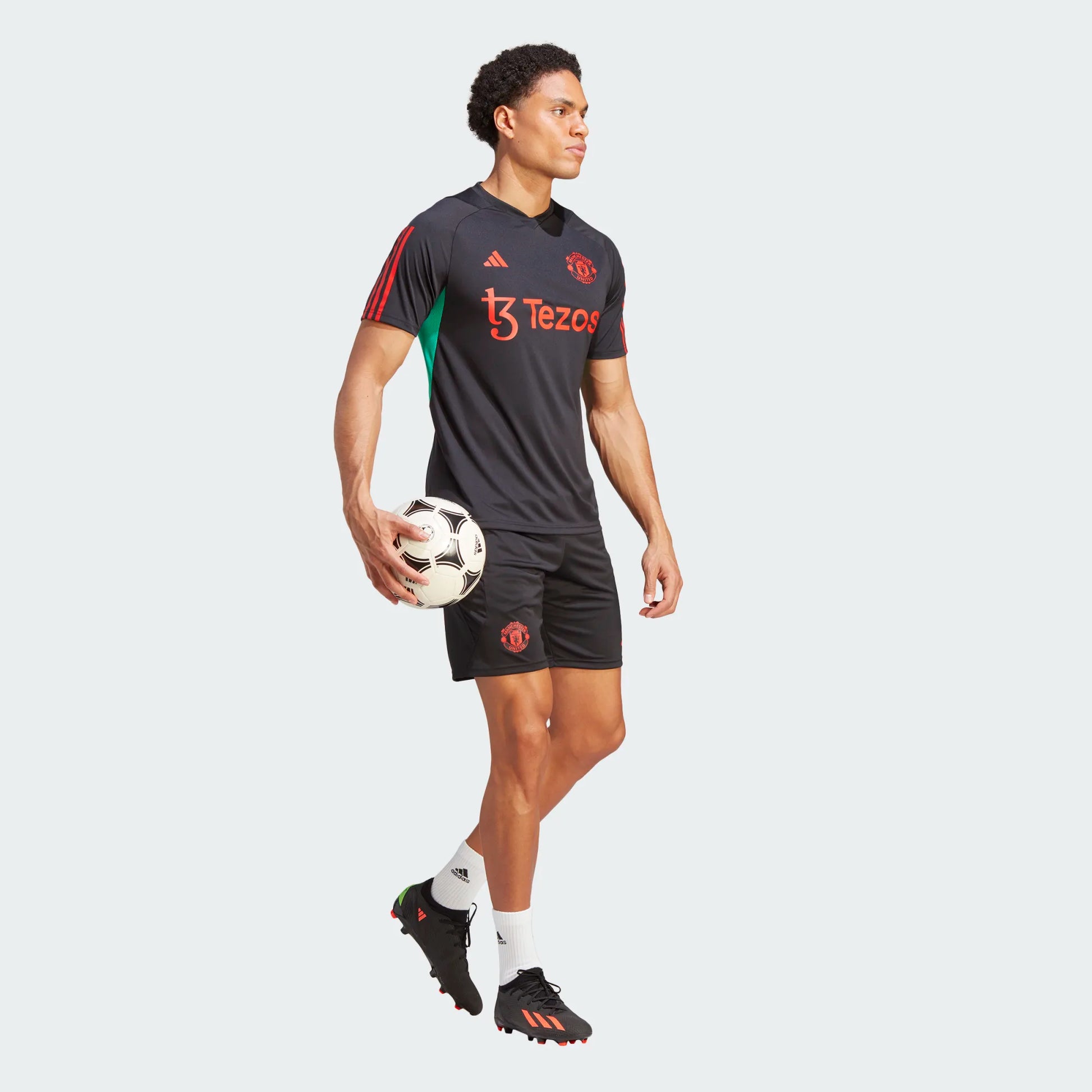 ADIDAS MANCHESTER UNITED TRAINING SHORT 2023 2024 KIckoff Antwerpen voetbalshop