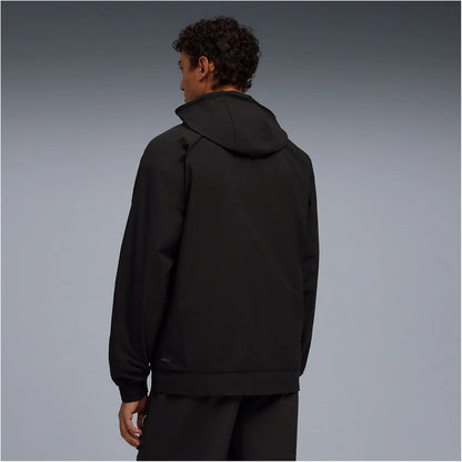 Volledig zwart Puma FRMF Marokko PumaTech Woven Trainingspak 2026-2028 met Marokkaans bondsembleem, verkrijgbaar bij Kickoff Antwerpen dé voetbalshop van stad.