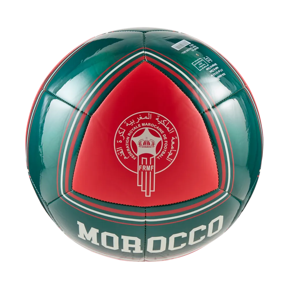 Puma FRMF Marokko Culture Ball met officieel groen bondsembleem en Marokkaanse culturele details, verkrijgbaar bij voetbalshop Kickoff Antwerpen.