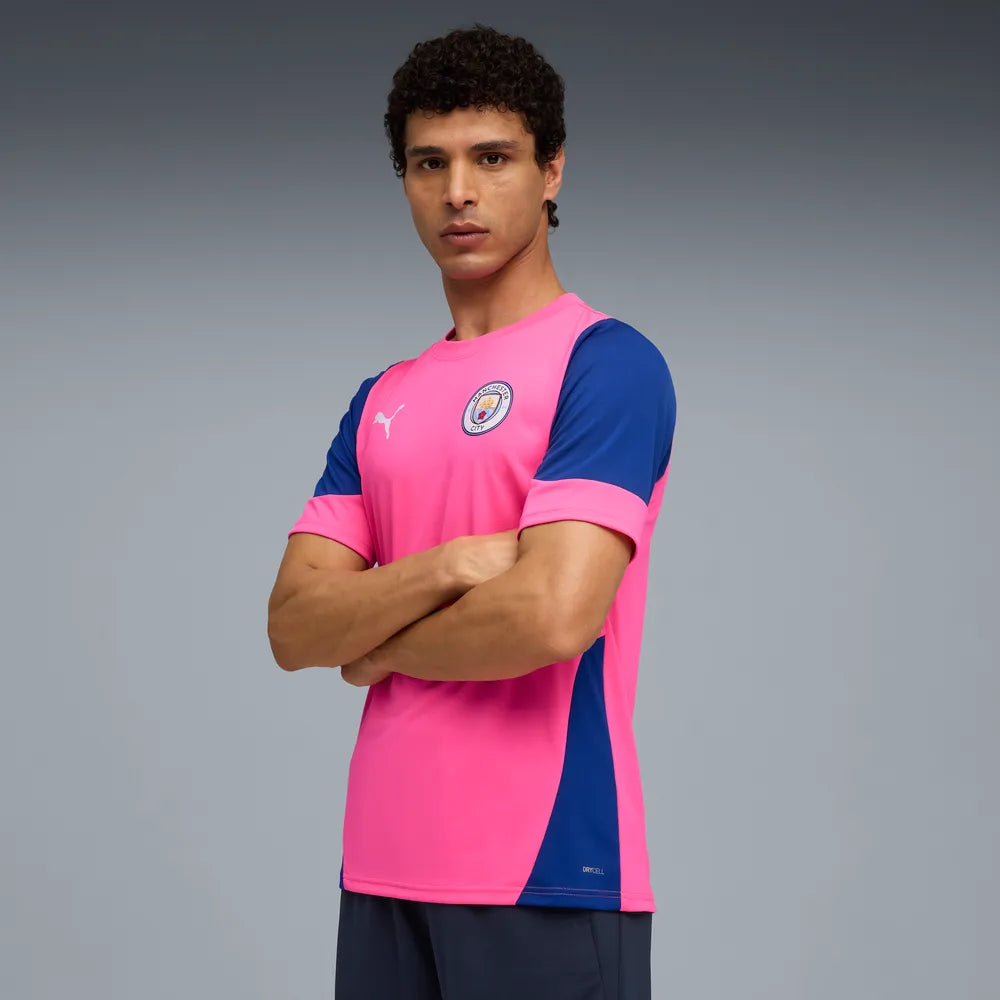 PUMA Manchester City Training Jersey 2025 2026 Fluro Pink Pes - Vivid Blue Kickoff Antwerpen  voetbalshop voetbalshirt