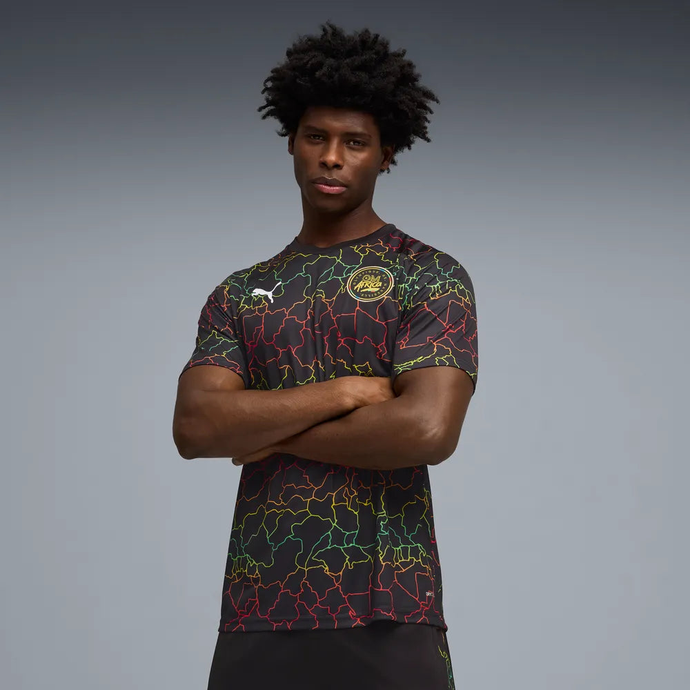 Puma Olympique Marseille Africa special edition voetbalshirt met clubdetails op model Kickoff Antwerpen