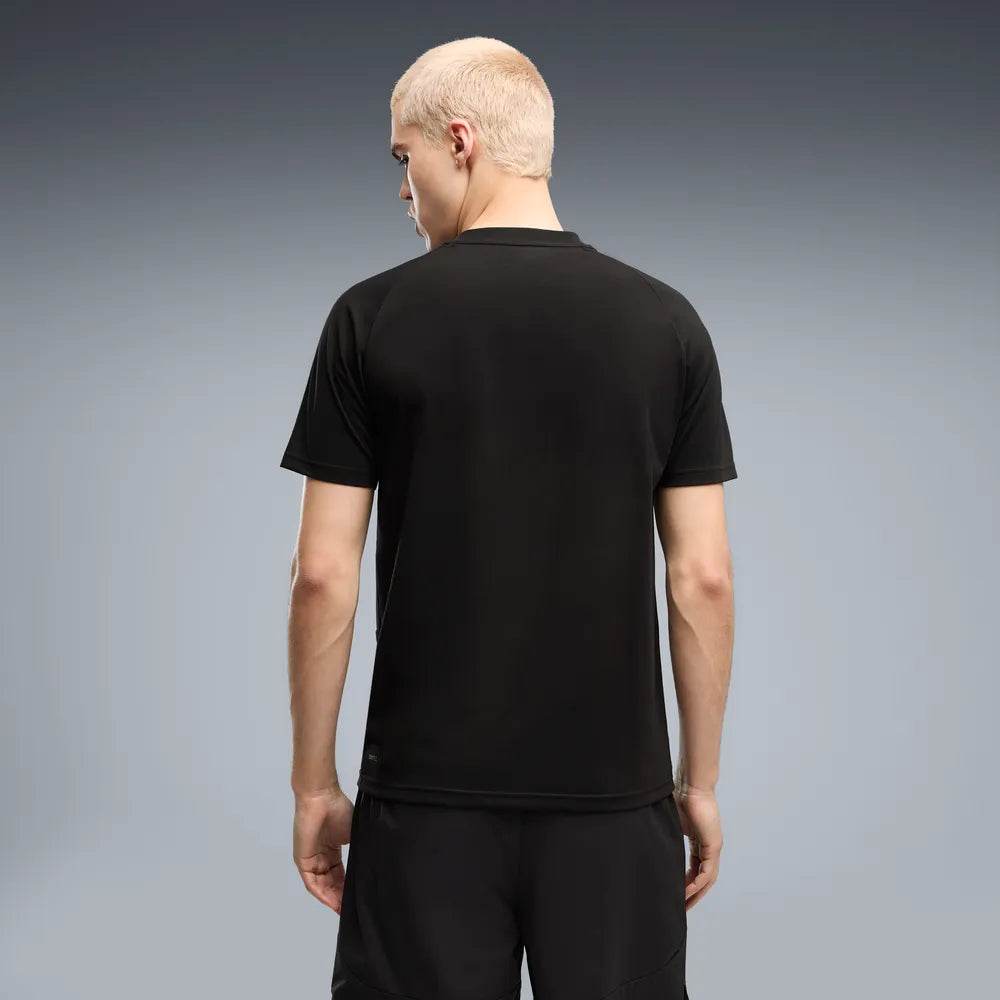 Puma Olympique Marseille trainingsshirt pocket t-shirt met borstzakje en clubdetails op model Kickoff Antwerpen