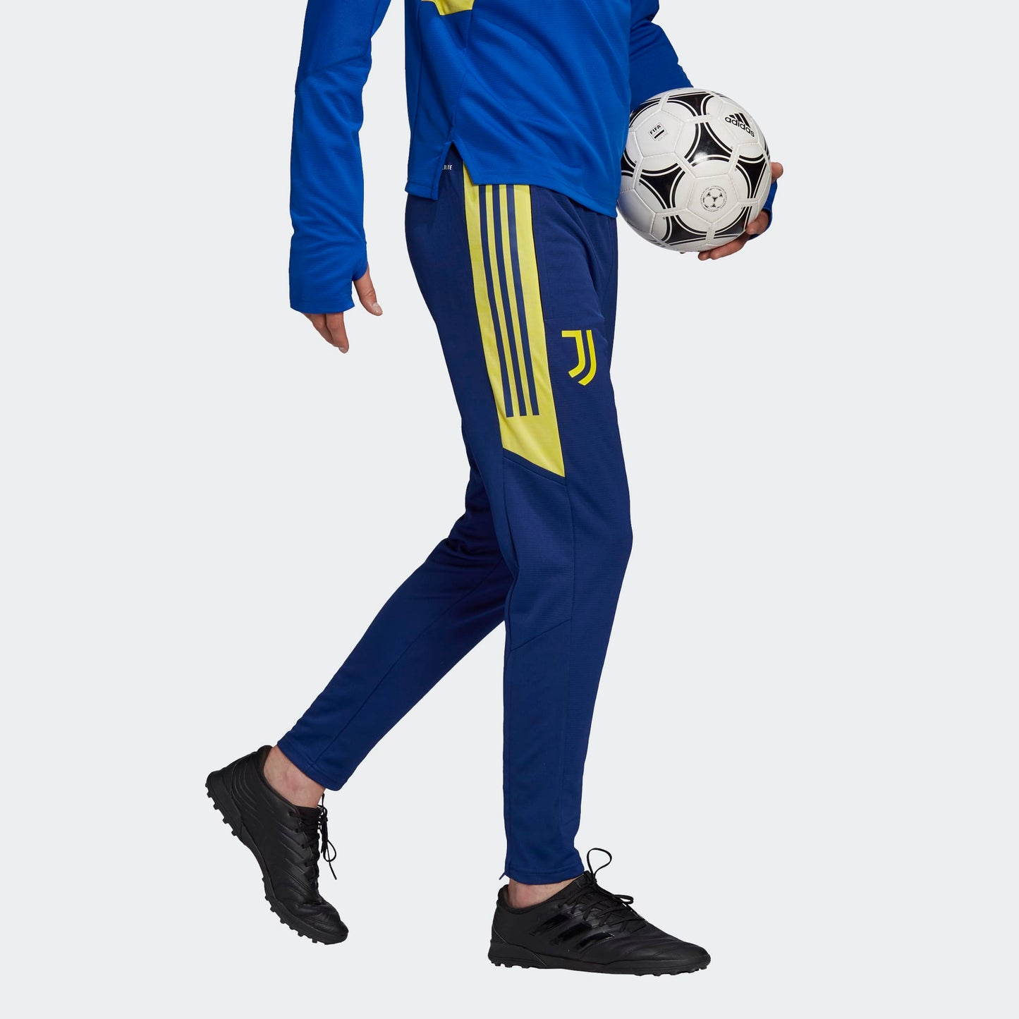 ADIDAS JUVENTUS EU TRAININGSPAK 2021-2022 | Kickoff Antwerpen